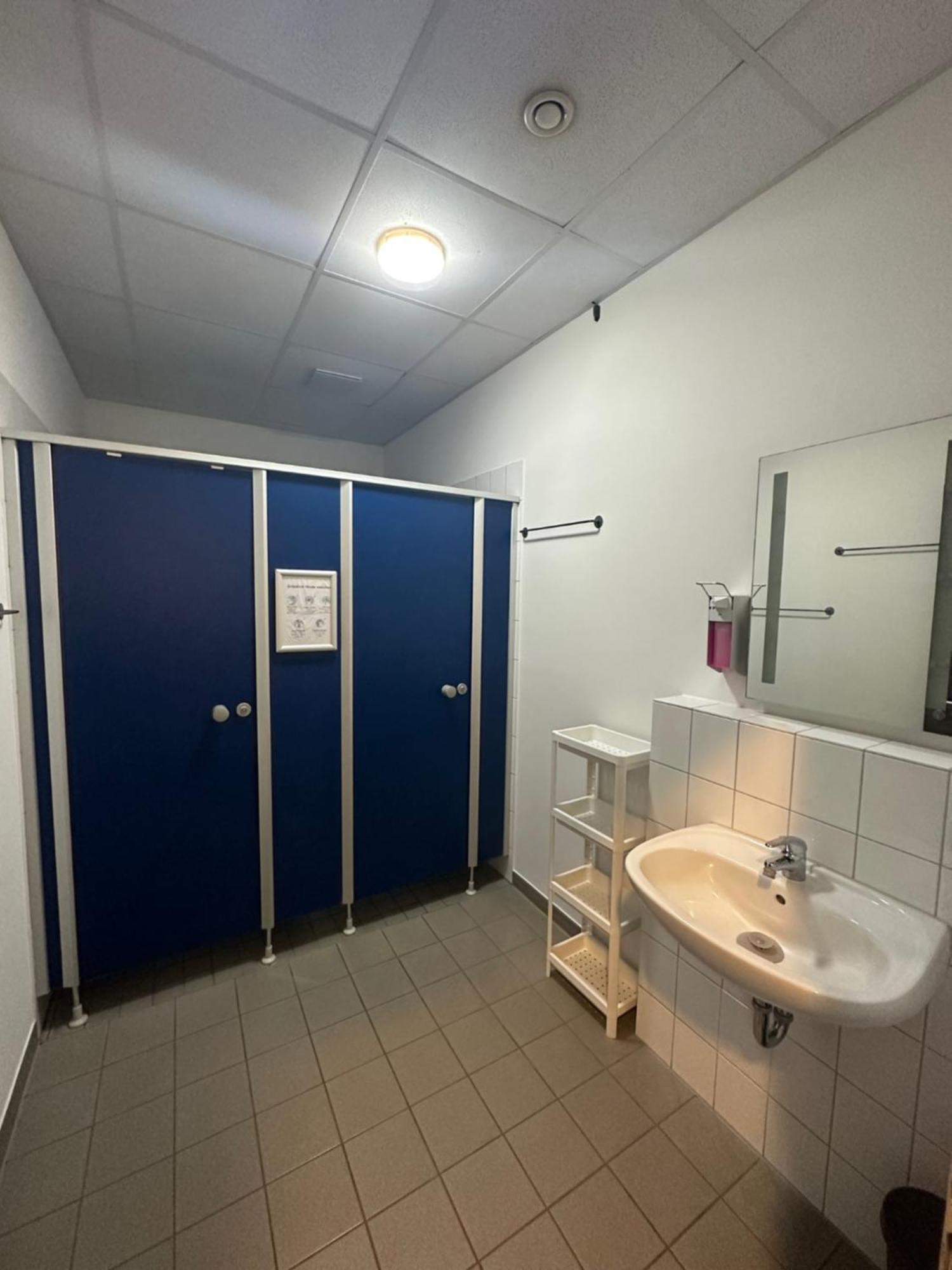 Hostel Arena & Monteurzimmer