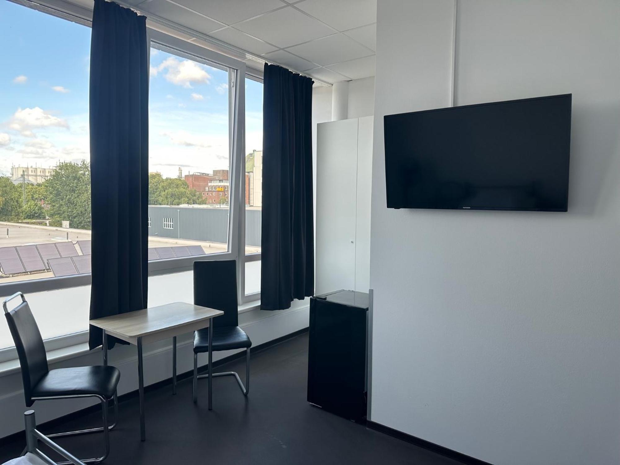 Arena & Monteurzimmer Hostel *