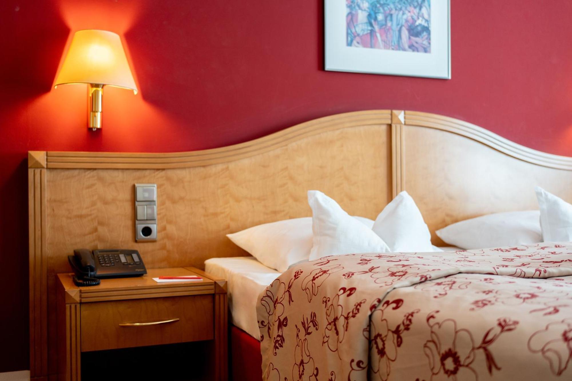 Baseler Hof Hotel 4*