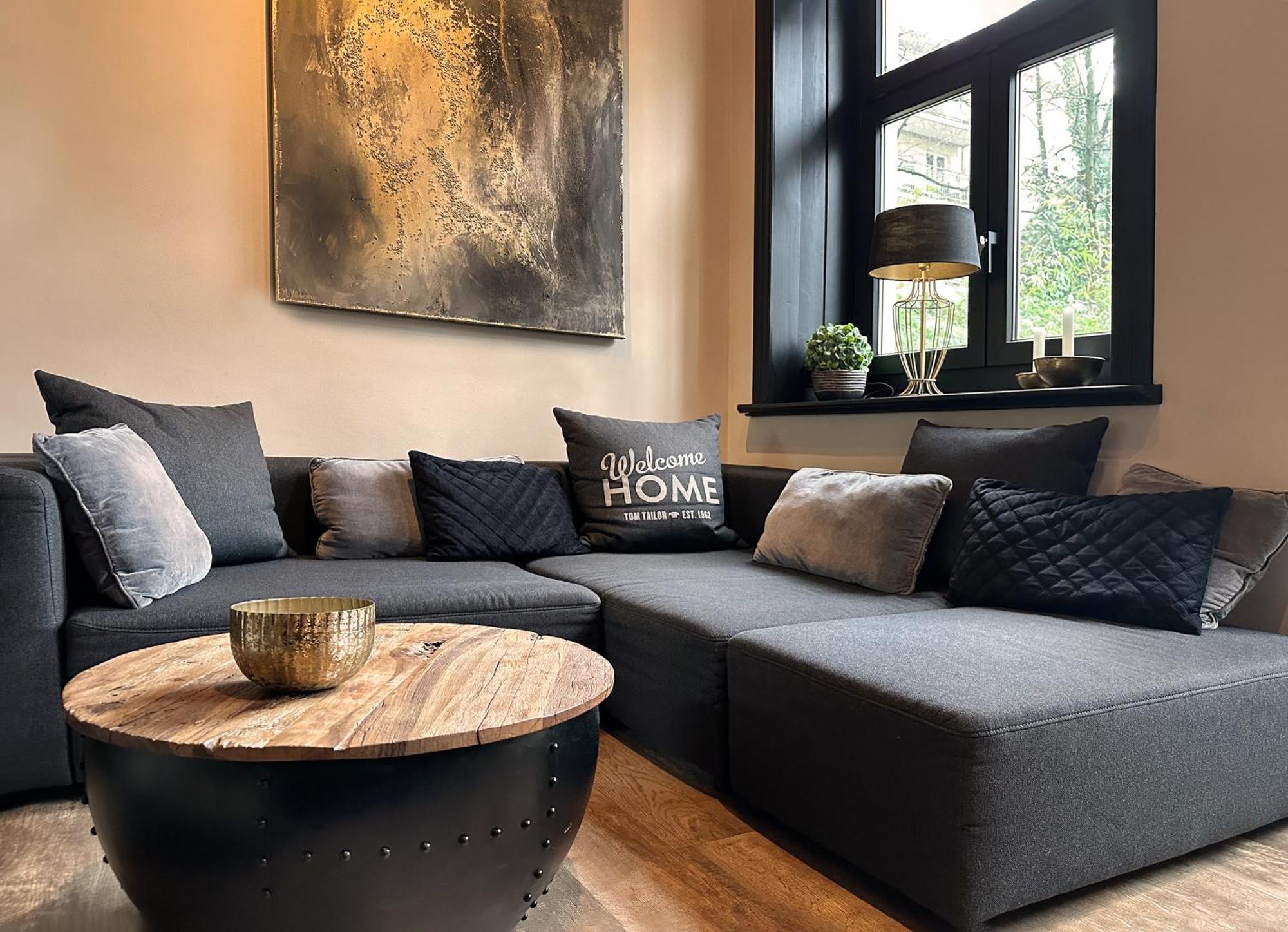 Apartment Black 4 Luxus In Alsternaehe Hamburg