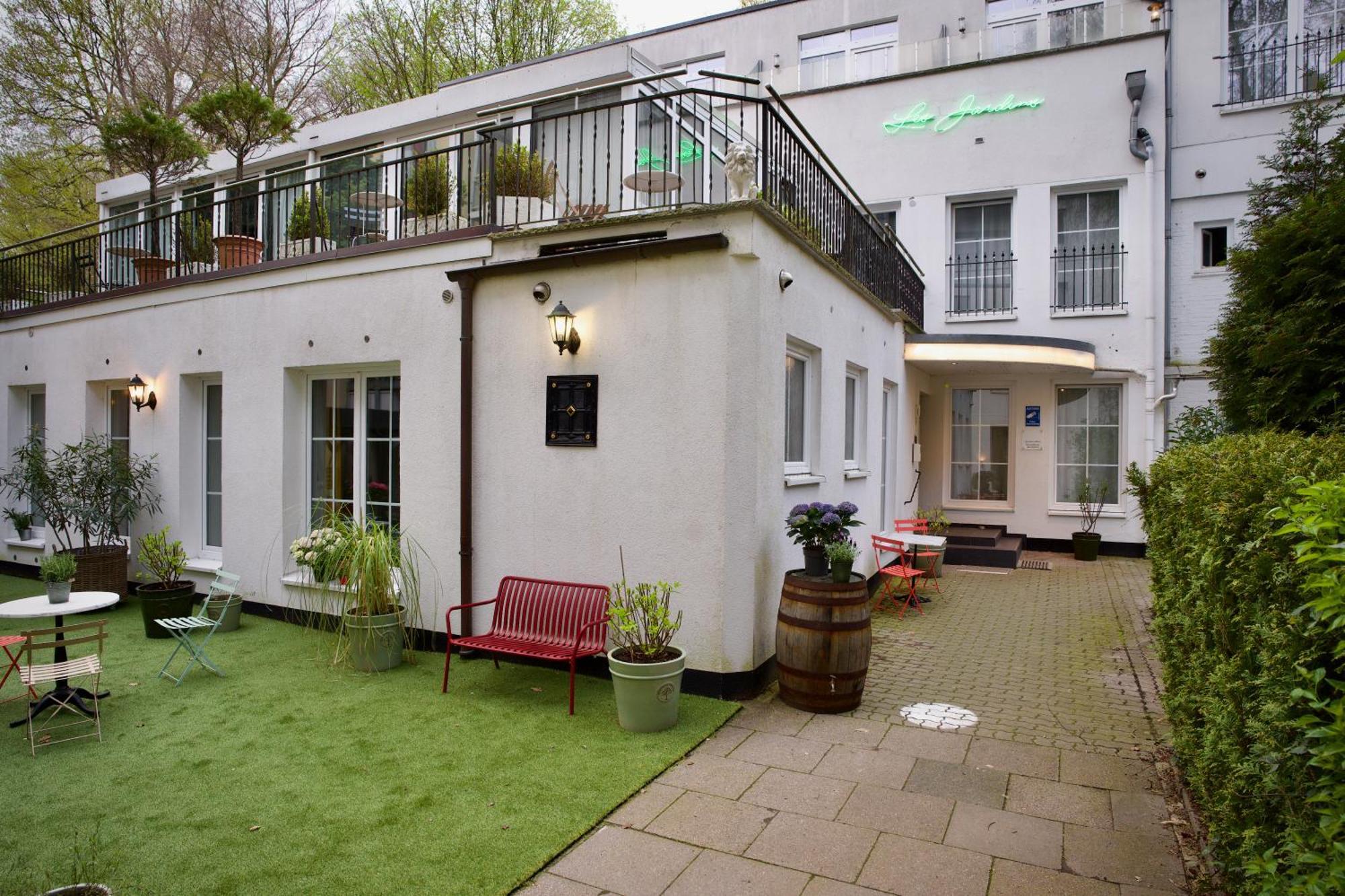 Les Jardins Aparthotel 3*