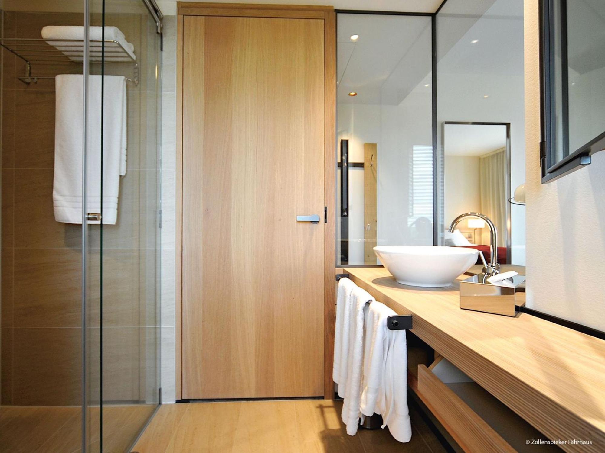 Zollenspieker Fahrhaus Hotel 4*