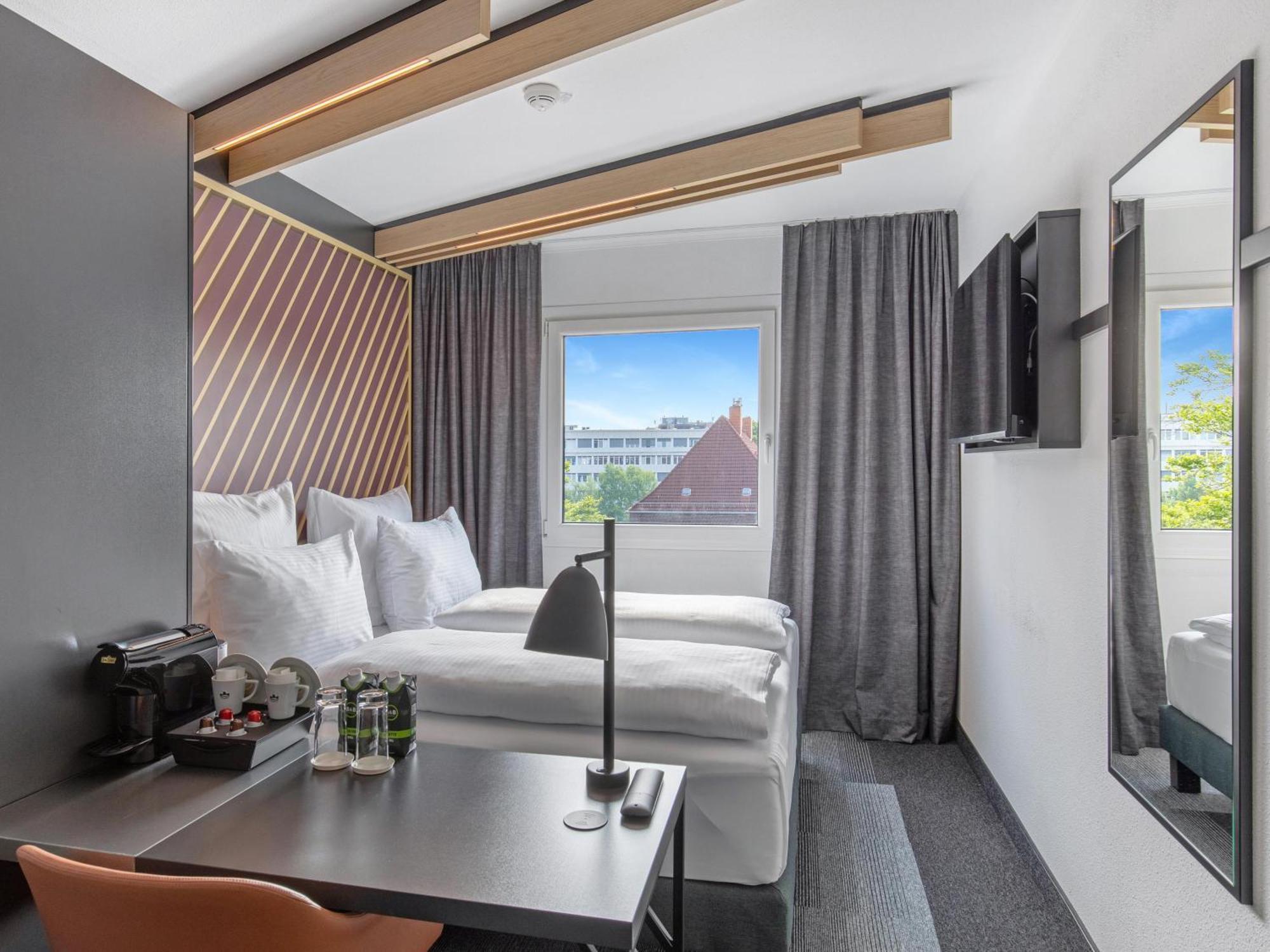 Hotel Ibis Airport 3*
