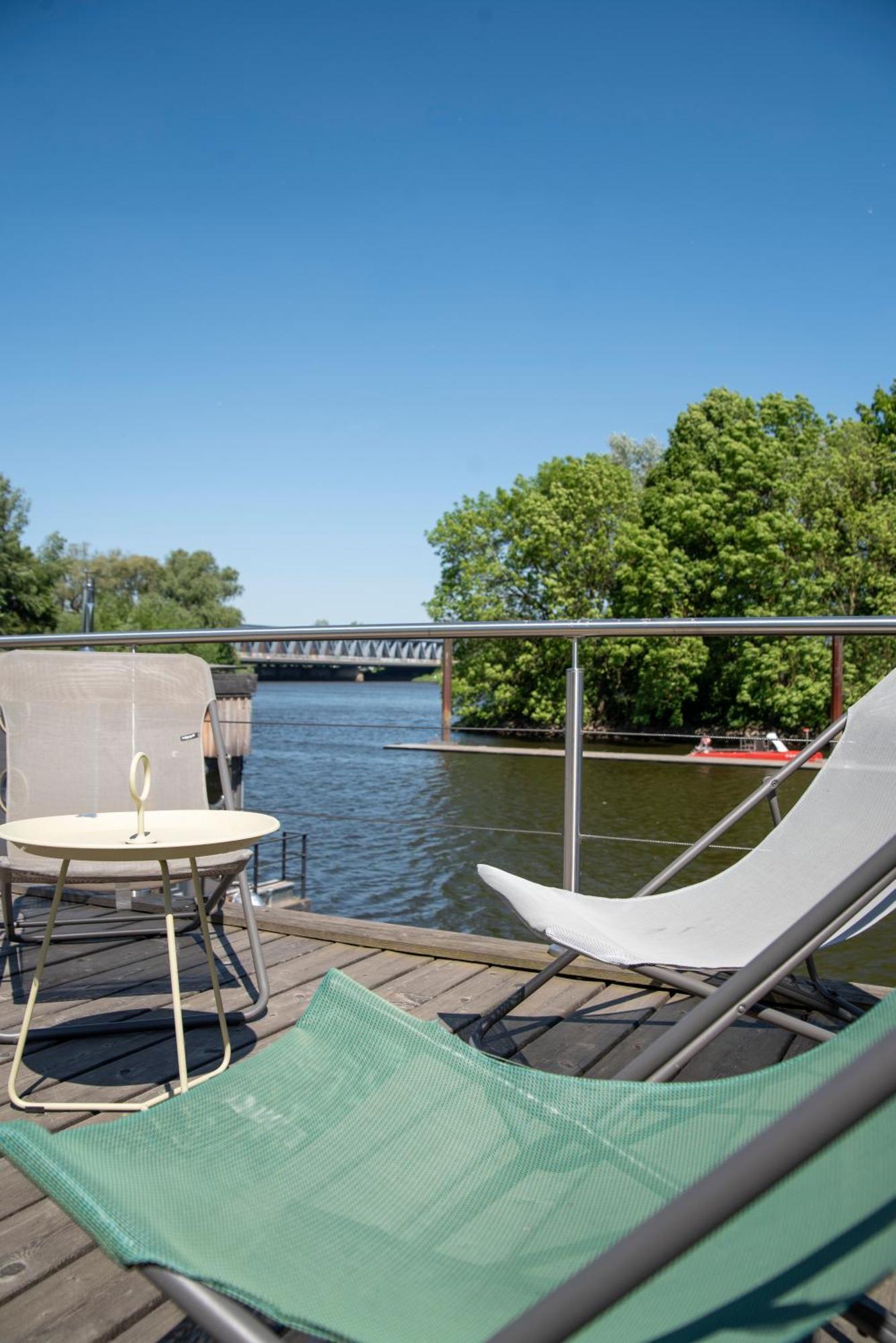 Botel Tolles Tiny-hausboot Marianne Mit Dachterrasse Hamburg