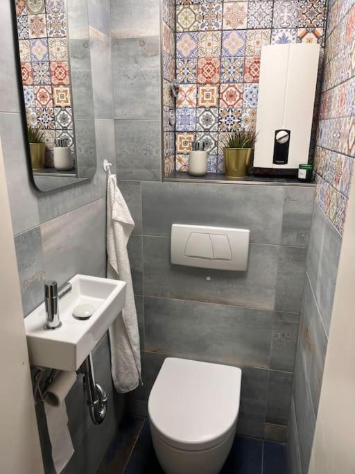Gemuetliche, Grosse 6-zkb,eg-wohnung Im Herzen Eimsbuettels-2wc&2duschen
