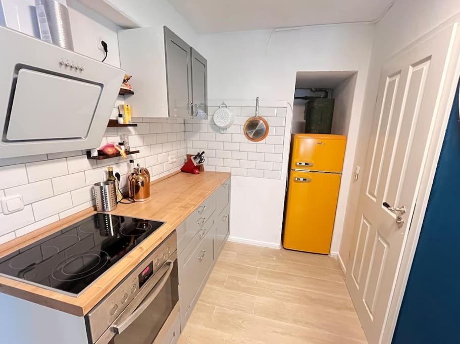 Gemuetliche, Grosse 6-zkb,eg-wohnung Im Herzen Eimsbuettels-2wc&2duschen * Hamburg-Harburg