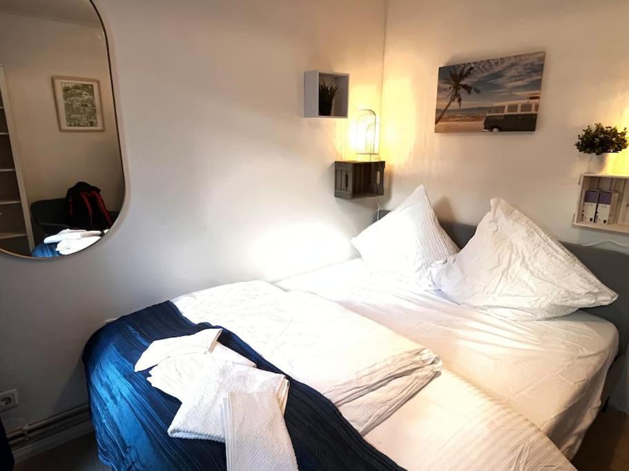 Appartement Gemuetliche, Grosse 6-zkb,eg-wohnung Im Herzen Eimsbuettels-2wc&2duschen