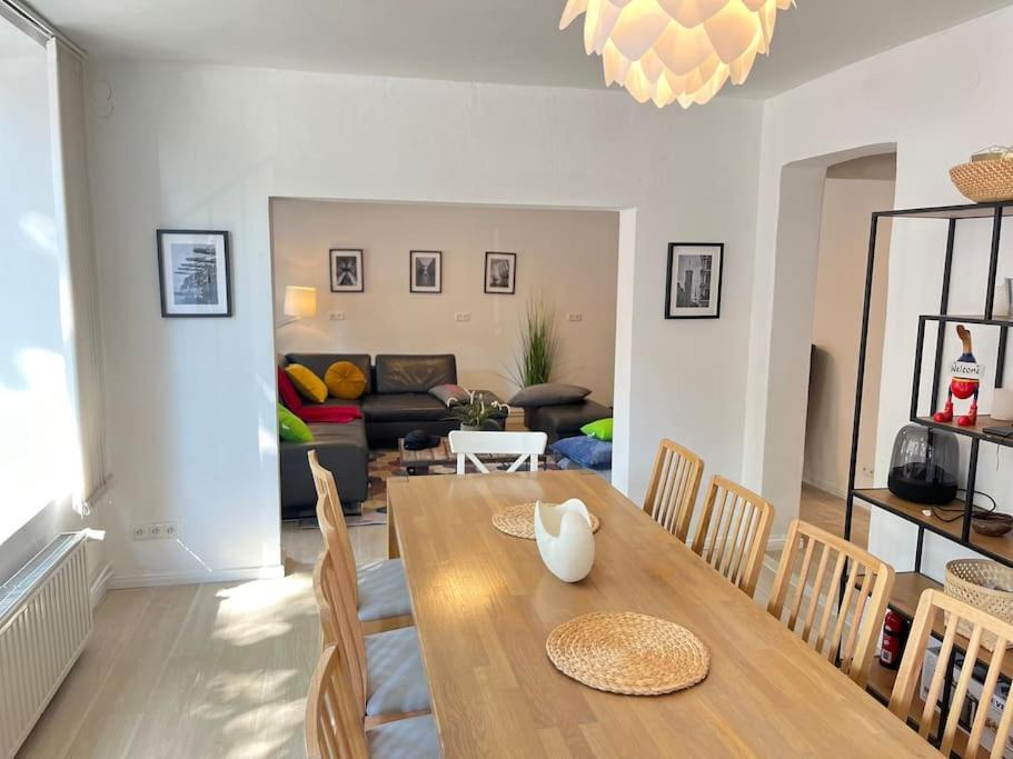 Gemuetliche, Grosse 6-zkb,eg-wohnung Im Herzen Eimsbuettels-2wc&2duschen