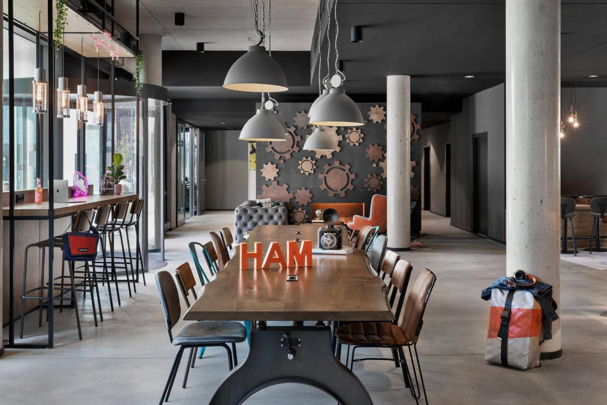 Moxy Altona