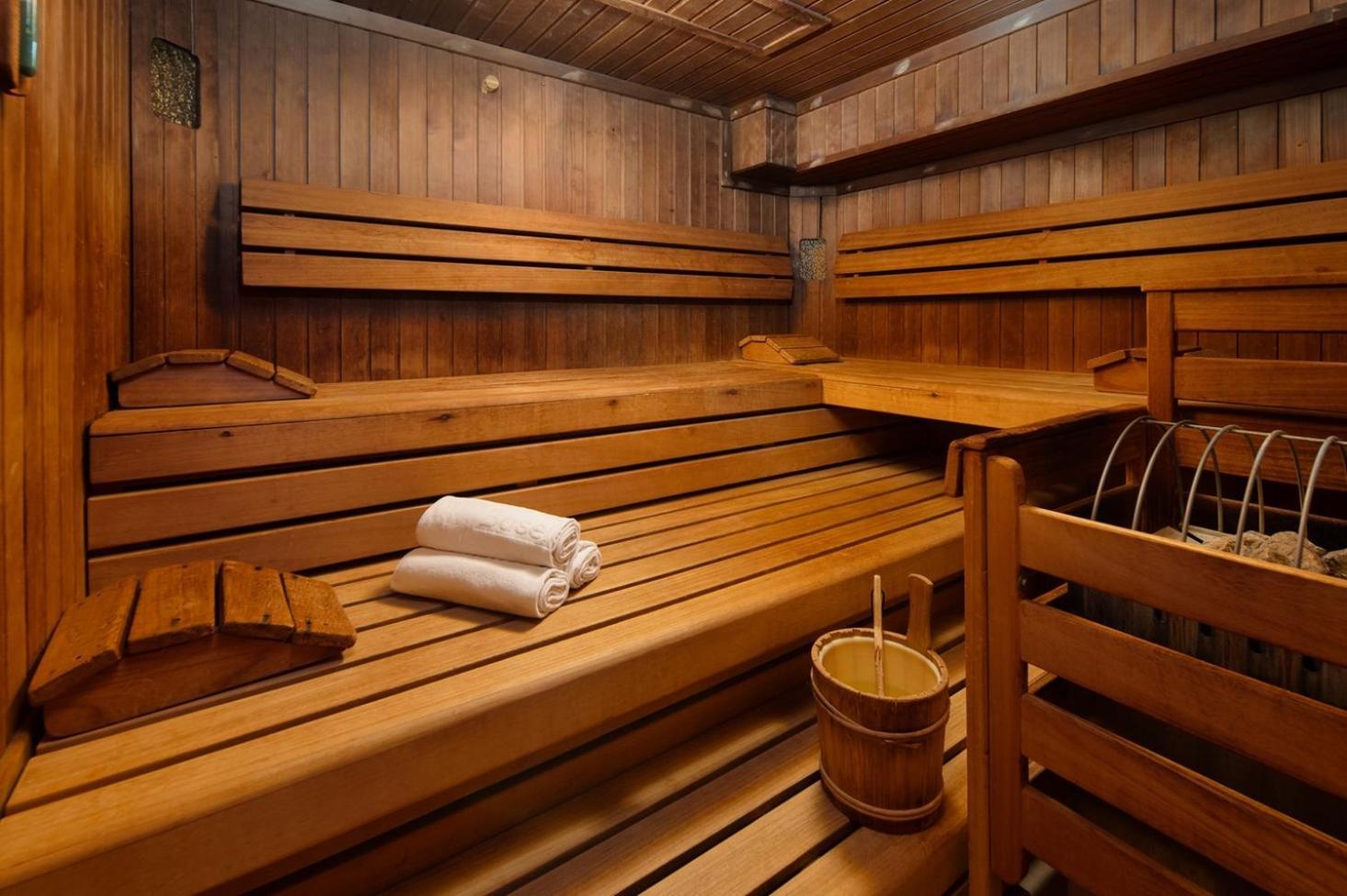 Baseler Hof Hotel 4*