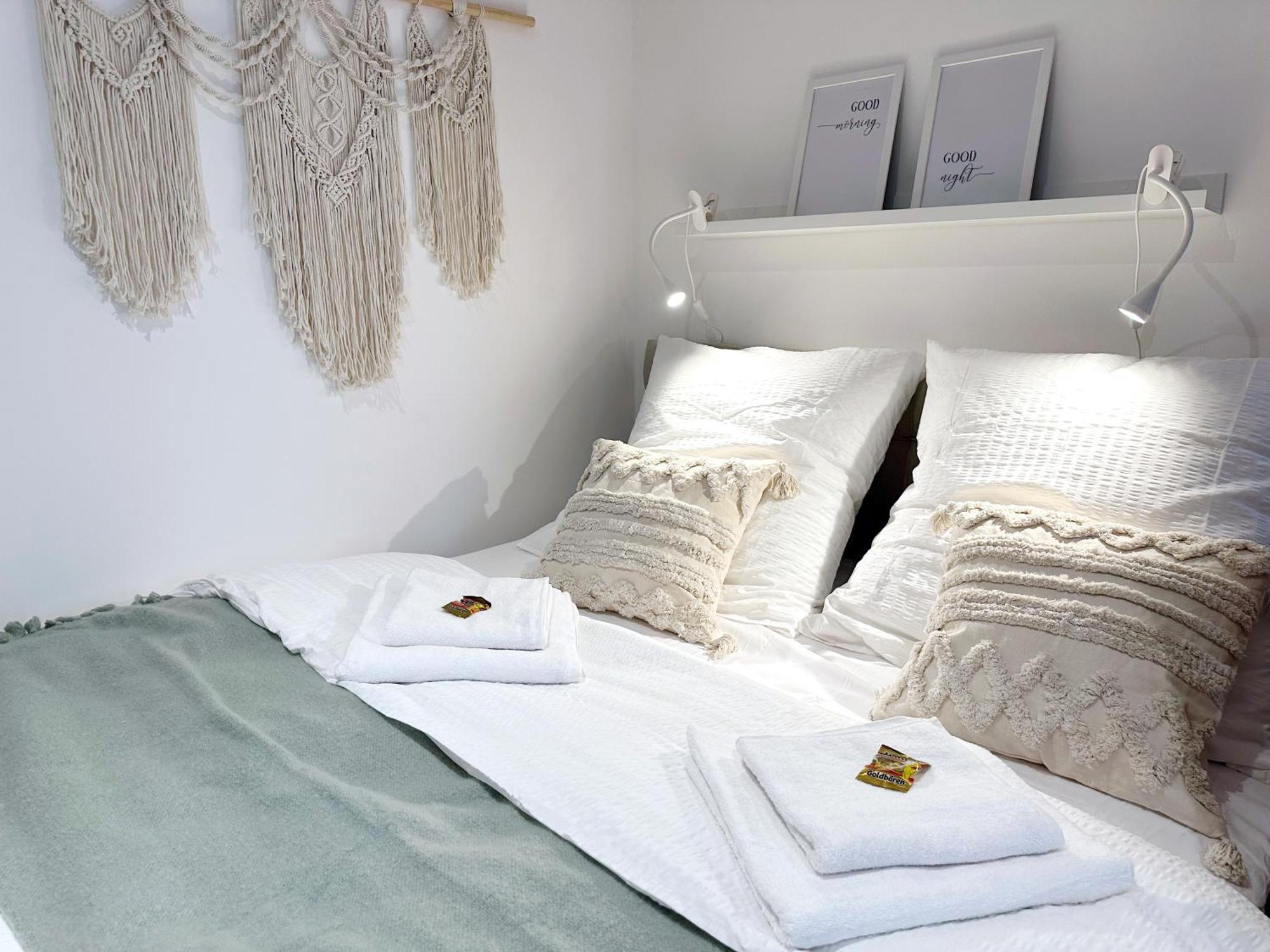 Gemuetliches 2 Ambient Mit Queensize-bett , Etagenbett& Schlafsofa In Alsternaehe * Hamburg
