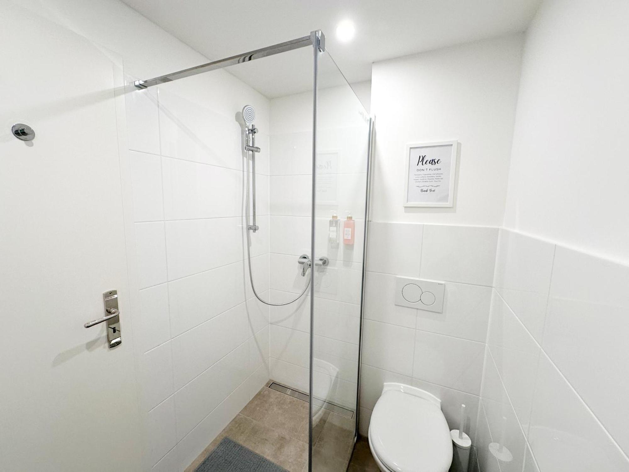 Gemuetliches 2 Ambient Mit Queensize-bett , Etagenbett& Schlafsofa In Alsternaehe * Hamburg