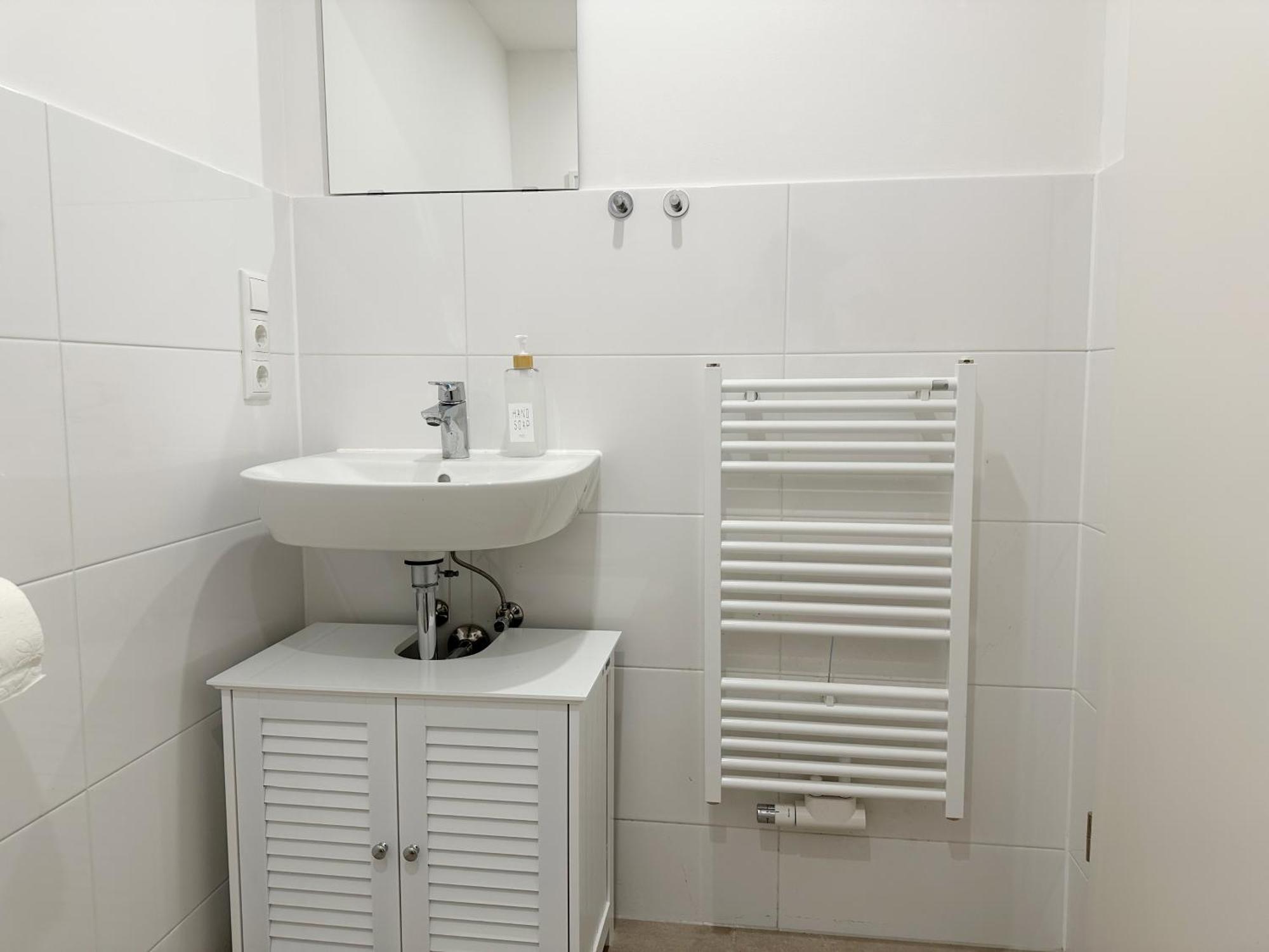 Gemuetliches 2 Ambient Mit Queensize-bett , Etagenbett& Schlafsofa In Alsternaehe Hamburg