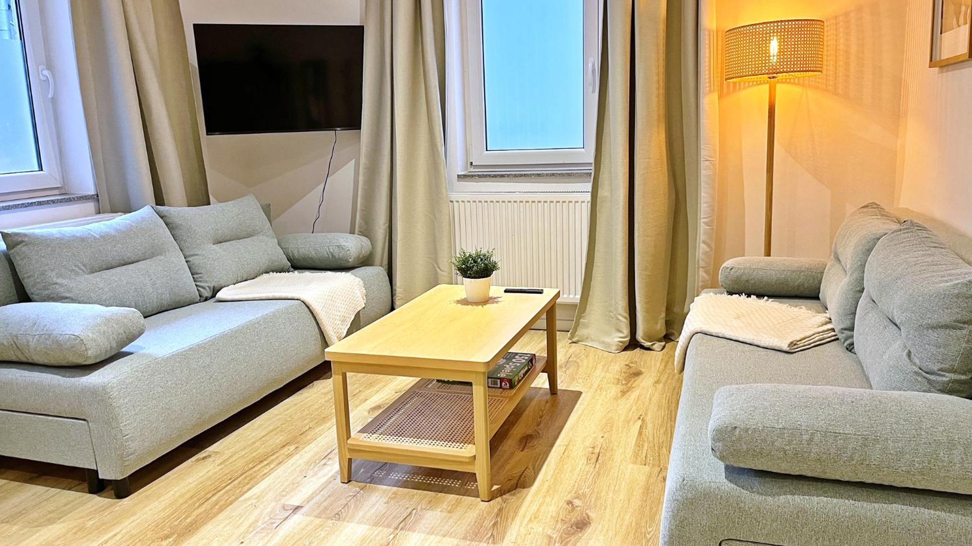 Gemuetliches 2 Ambient Mit Queensize-bett , Etagenbett& Schlafsofa In Alsternaehe Hamburg