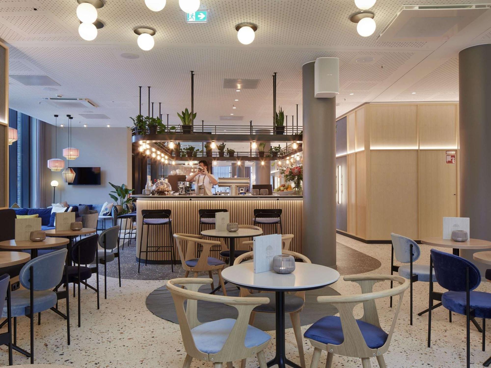 Novotel Station Hotel