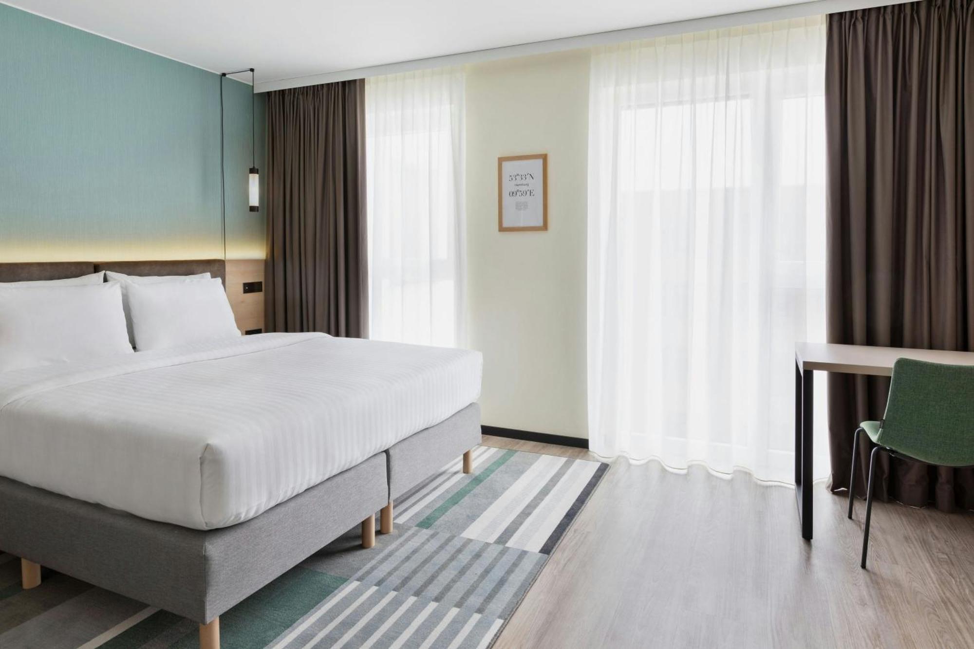 By Marriott Altona 4*
