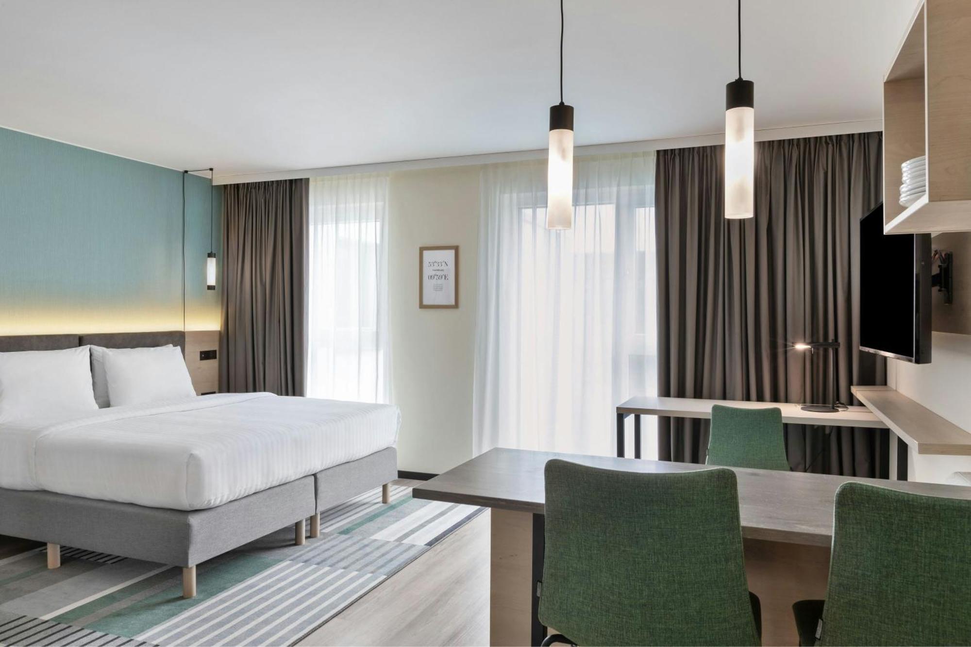 By Marriott Altona 4*