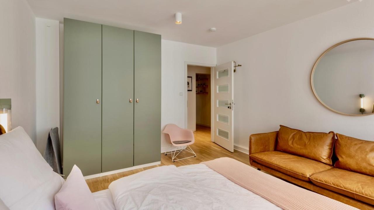 Stacey Alster Aparthotel