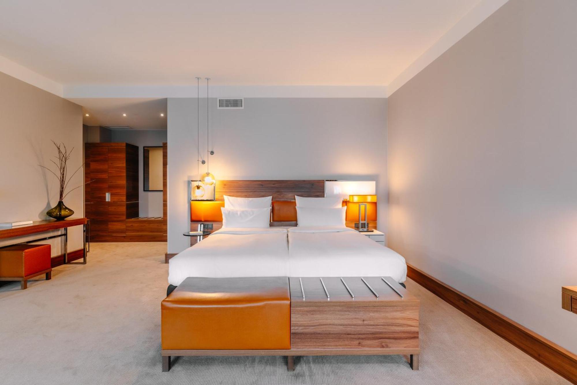 Reichshof Hotel 4*