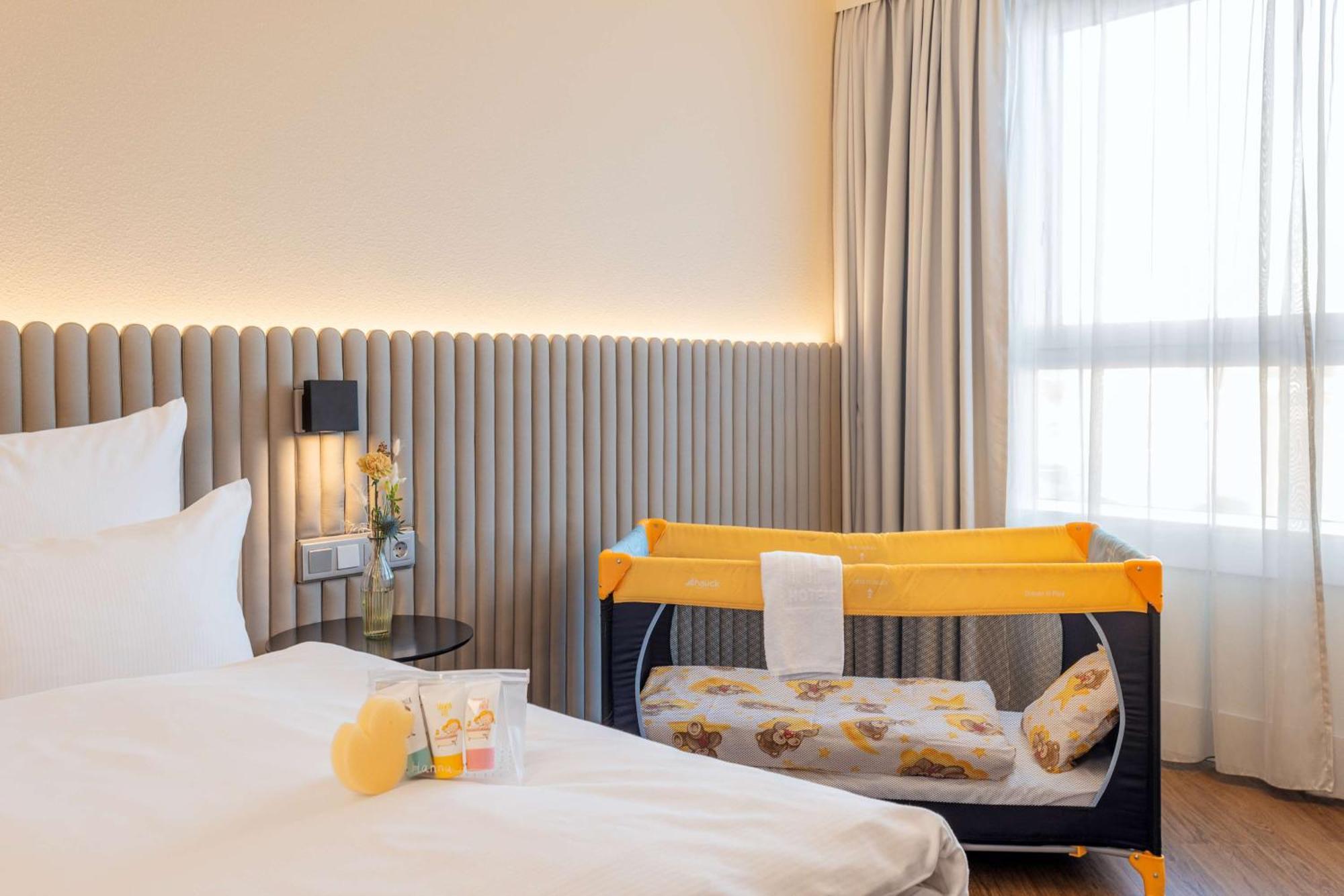 Hotel Nh Altona 4*