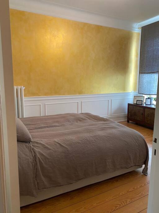 Art Nouveau Penthouse At The Park Apartment *