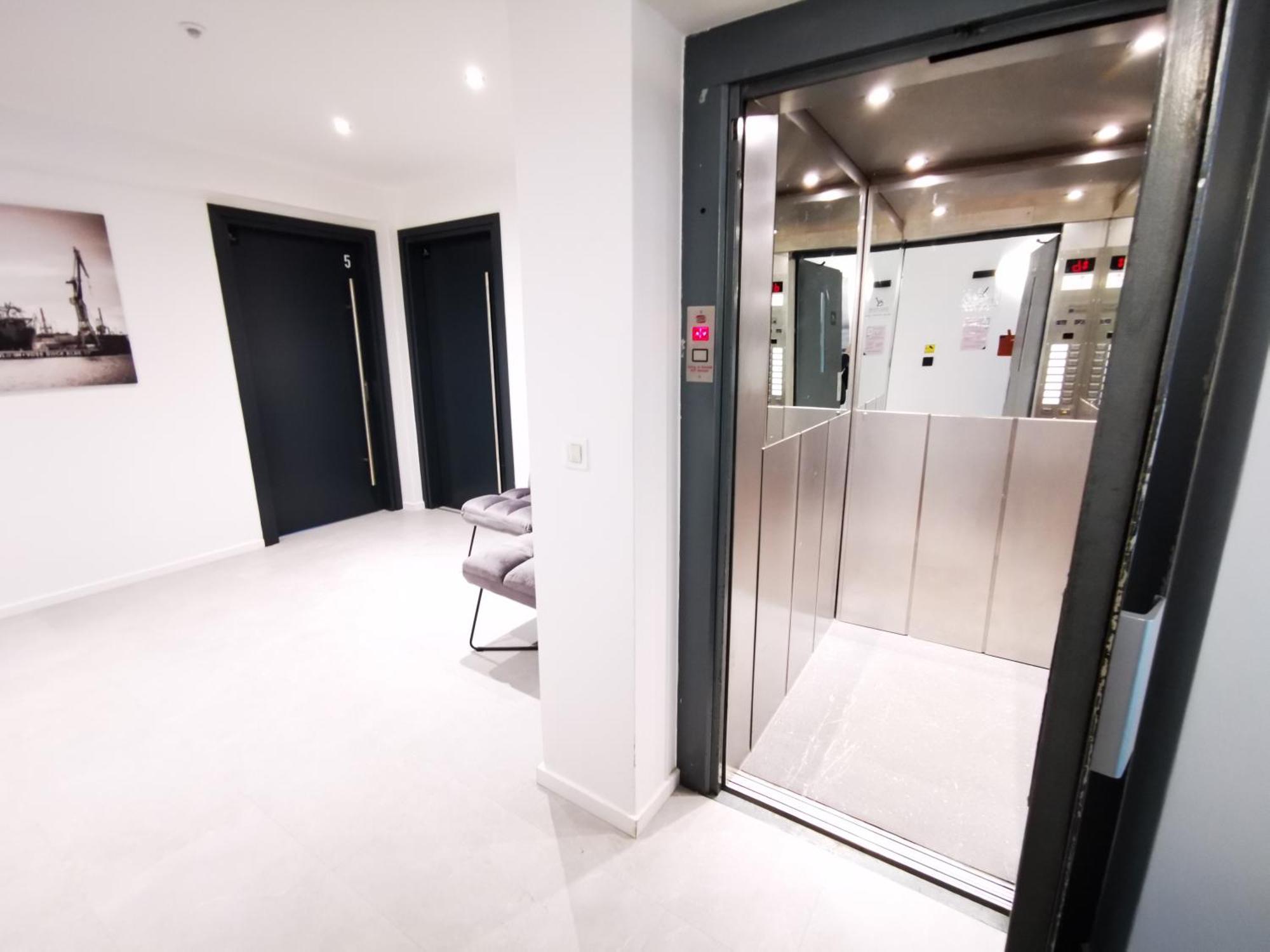 Apartment Hh 01 By Rockchair - Superhost Status - Modernes Mit Sonnigem Balkon & Premium Boxspringbetten In Winterhude - Geheimtipp Hamburg
