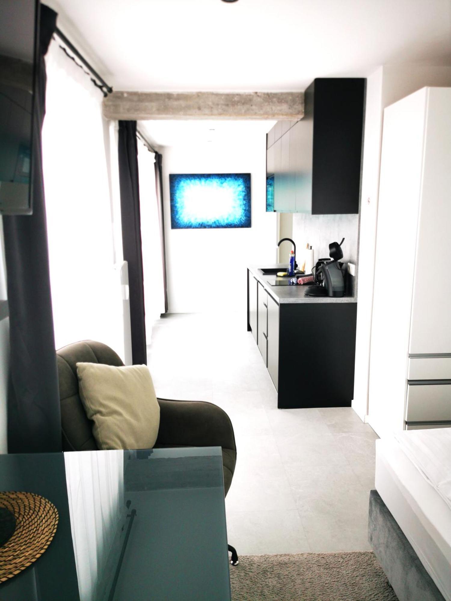 Hh 01 By Rockchair - Superhost Status - Modernes Mit Sonnigem Balkon & Premium Boxspringbetten In Winterhude - Geheimtipp Hamburg