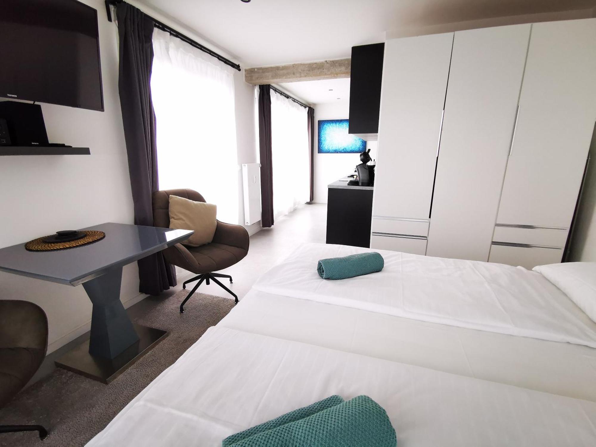 Apartment Hh 01 By Rockchair - Superhost Status - Modernes Mit Sonnigem Balkon & Premium Boxspringbetten In Winterhude - Geheimtipp Hamburg