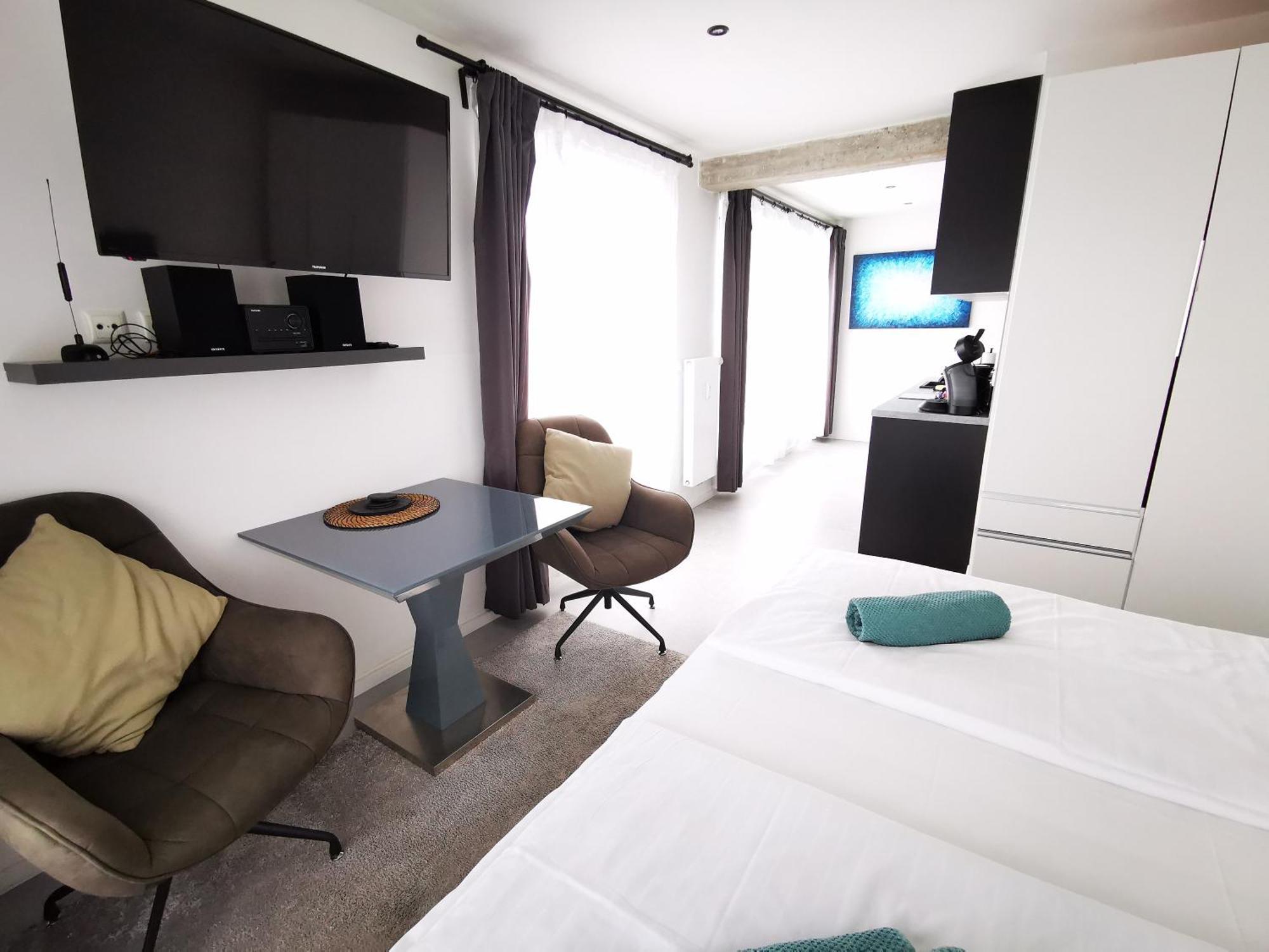 Hh 01 By Rockchair - Superhost Status - Modernes Mit Sonnigem Balkon & Premium Boxspringbetten In Winterhude - Geheimtipp * Hamburg