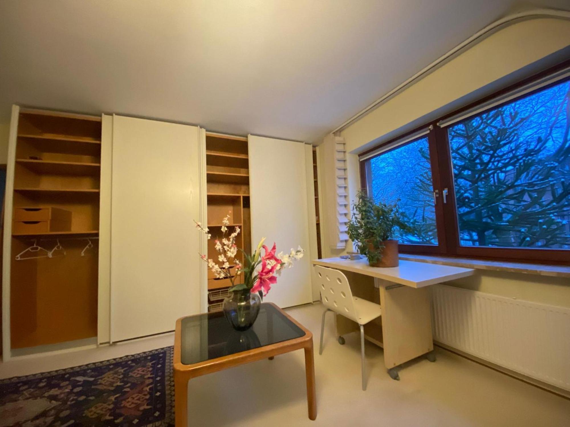 Gartenblick-oase: Obergeschosswohnung In Hamburg-Harburg