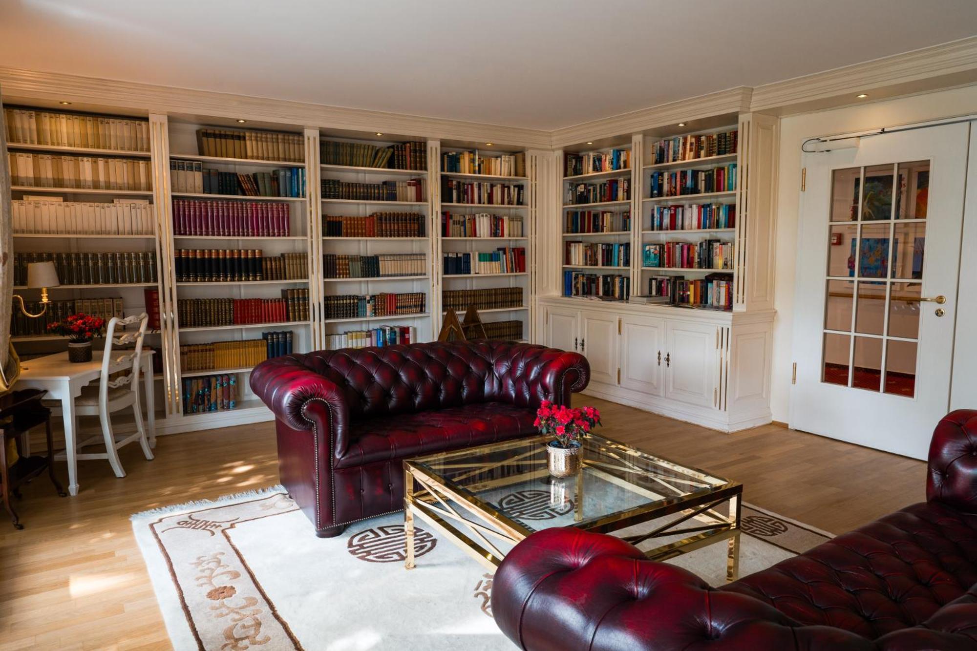 Newlivinghome Residenzhotel Aparthotel 4*