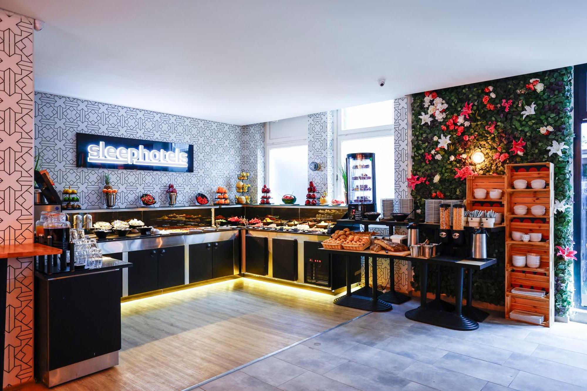 Aparthotel Room's By Sleephotels 2*