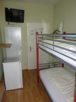 Buch-ein-bett Hostel *