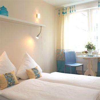 Hotel My Place 3*