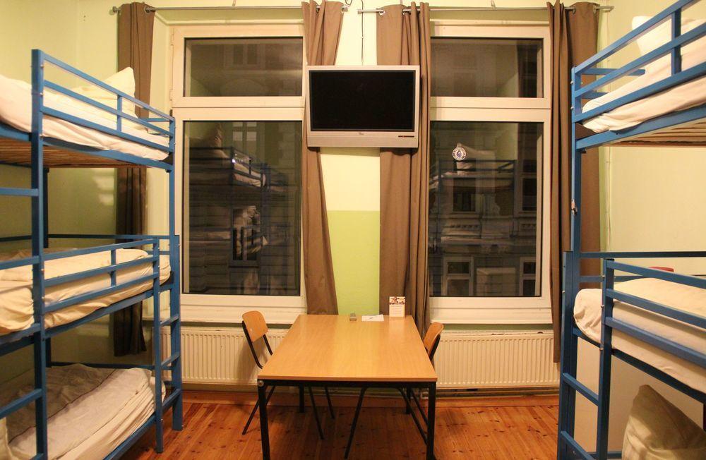 Buch-ein-bett Hostel *