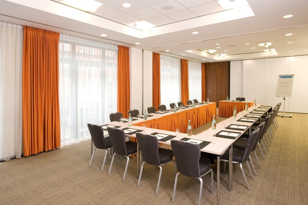 Nh Altona Hotel