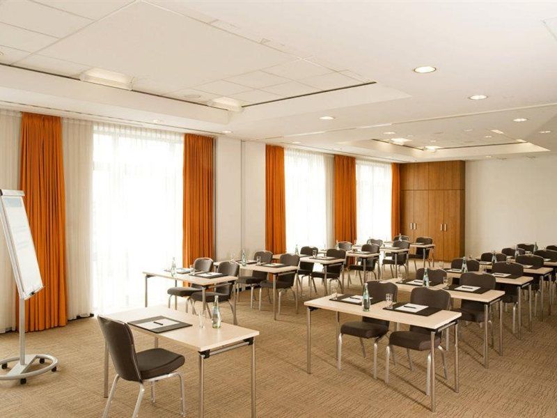 Hotel Nh Altona 4*
