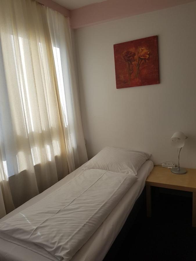 Wandsbek Hotel *