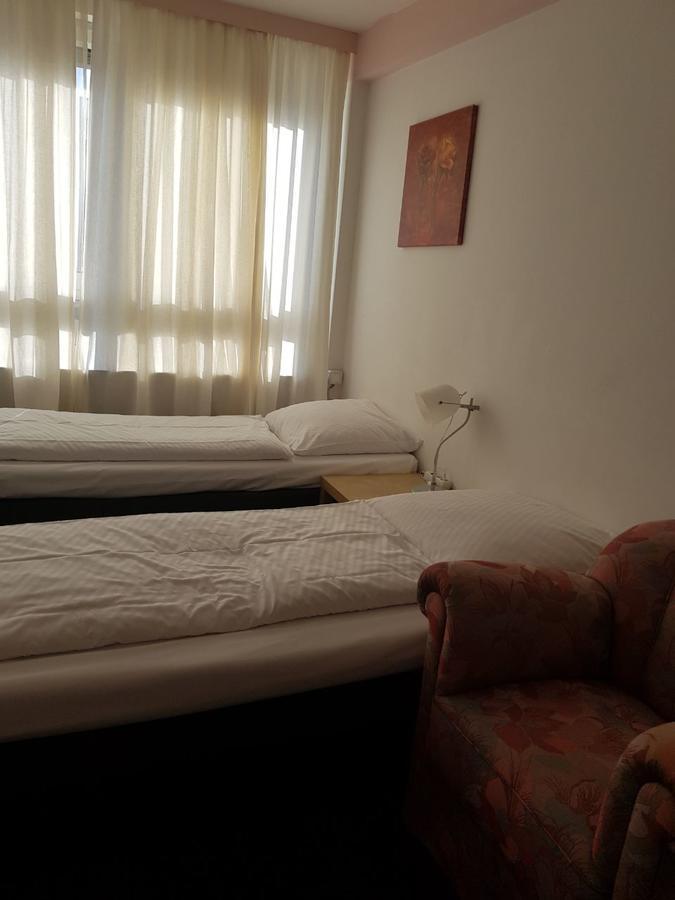 Wandsbek Hotel *