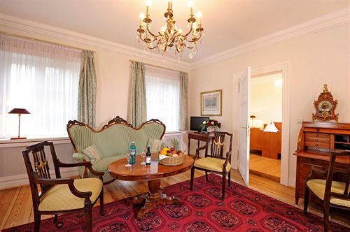 Baseler Hof Hotel 4*