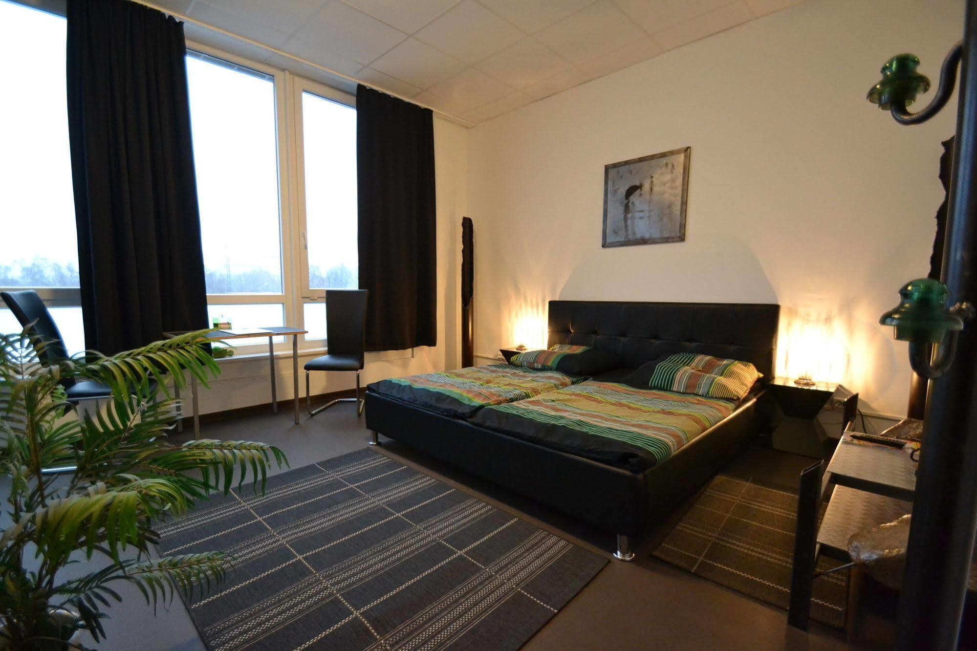 Arena & Monteurzimmer Hostel
