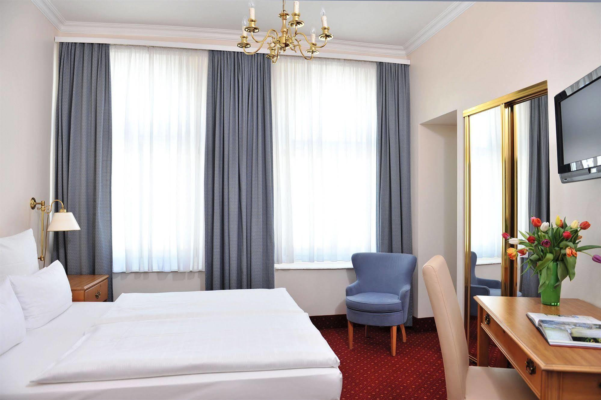 Fuerst Bismarck 3* Hamburg