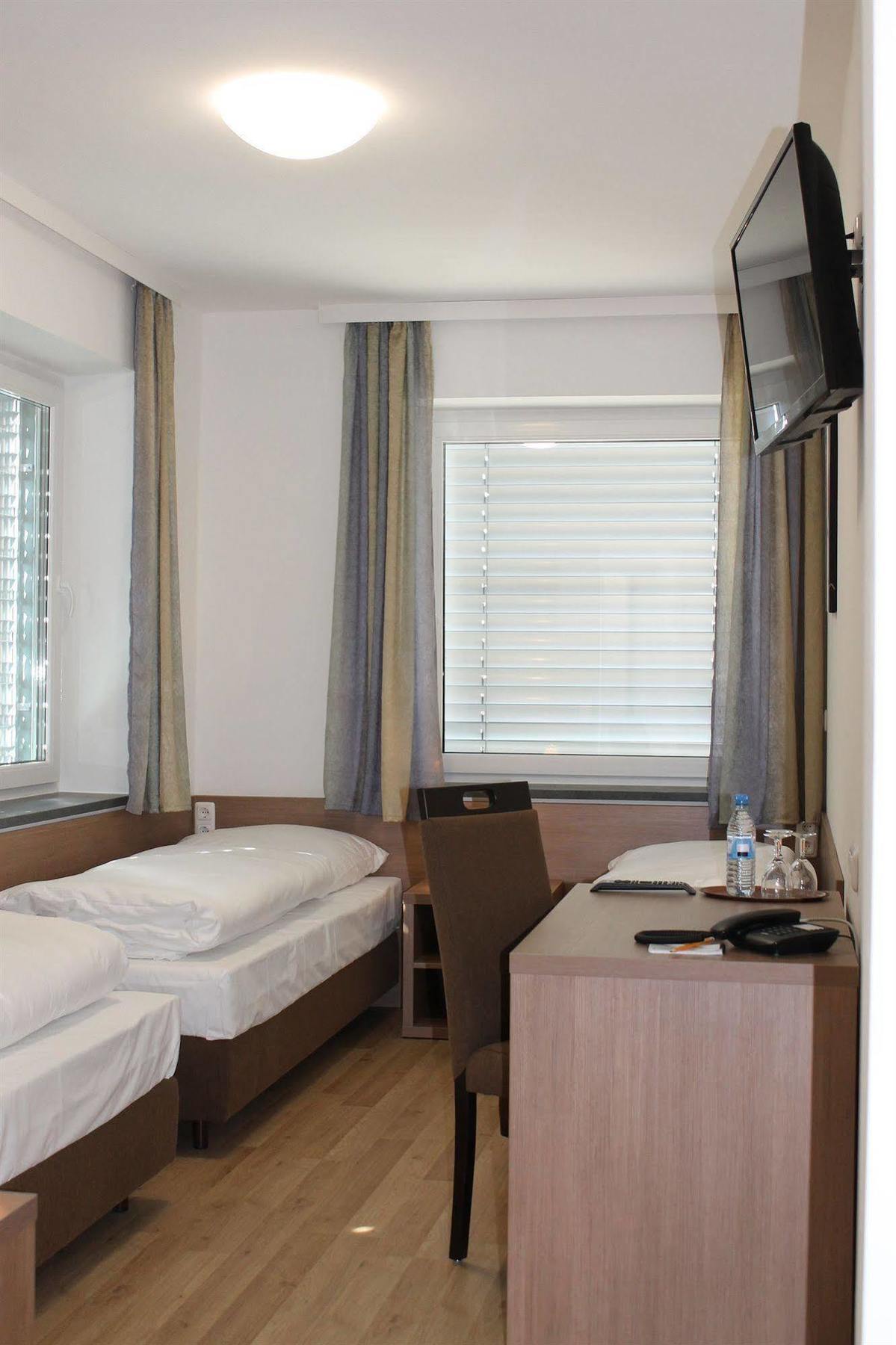 Hotel Am 3*