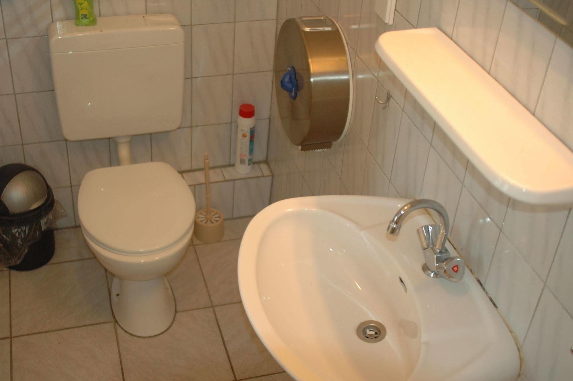 Buch-ein-bett Hostel *