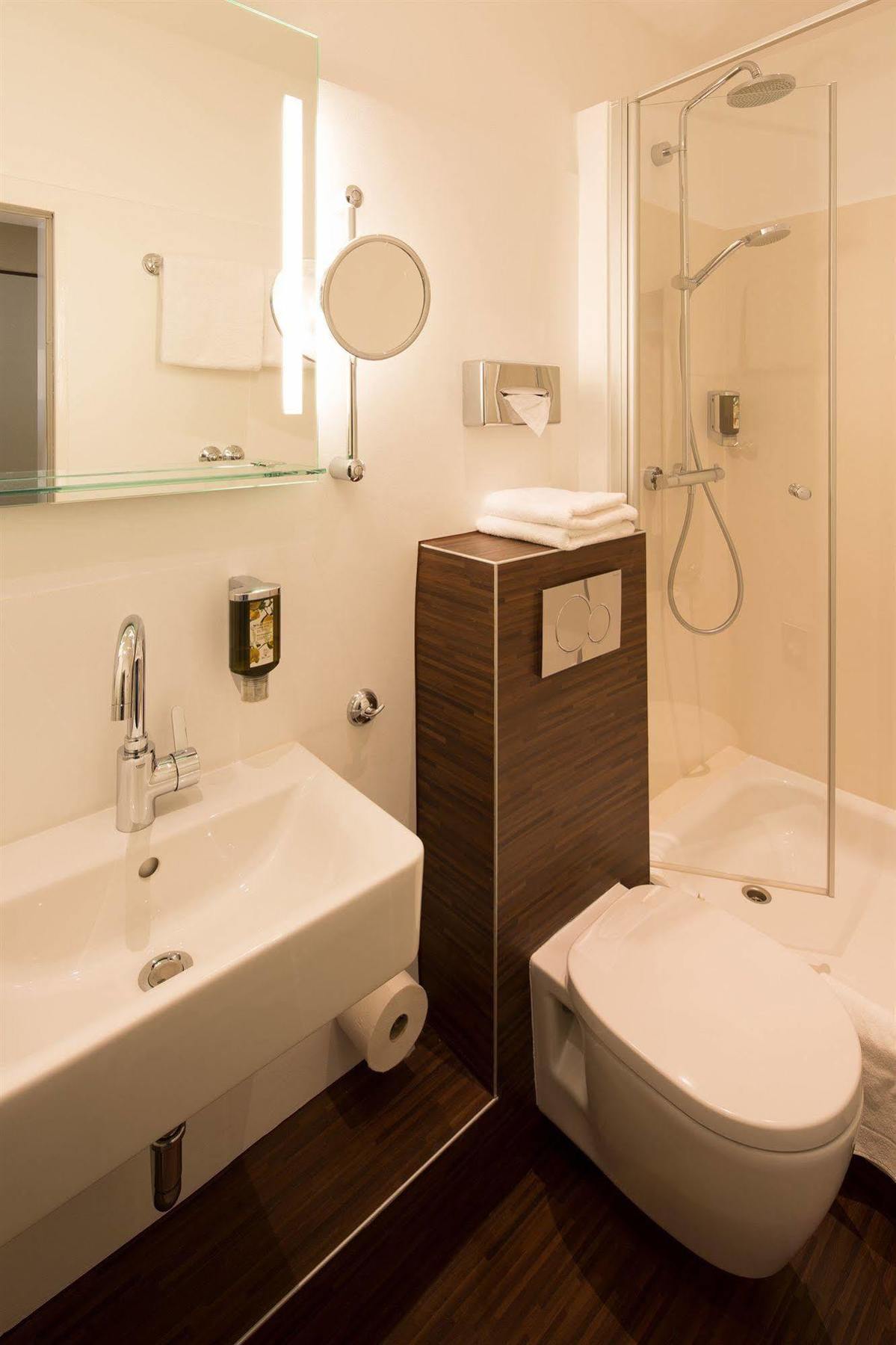 Hotel Heikotel - Stadtpark Residenz 3*