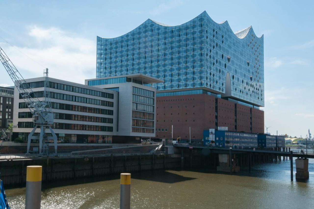 An Der Elbphilharmonie * Hamburg-Harburg