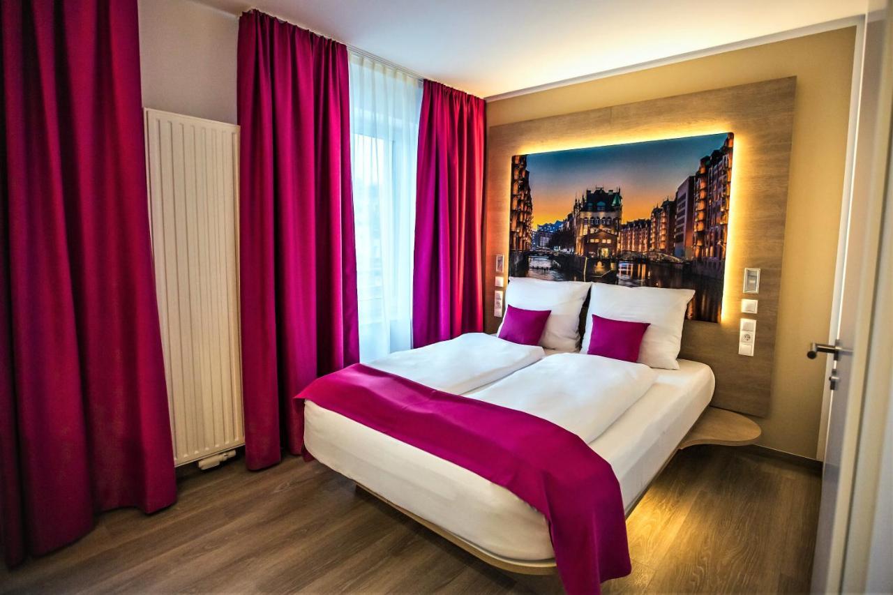 Luckys Hotel 3*