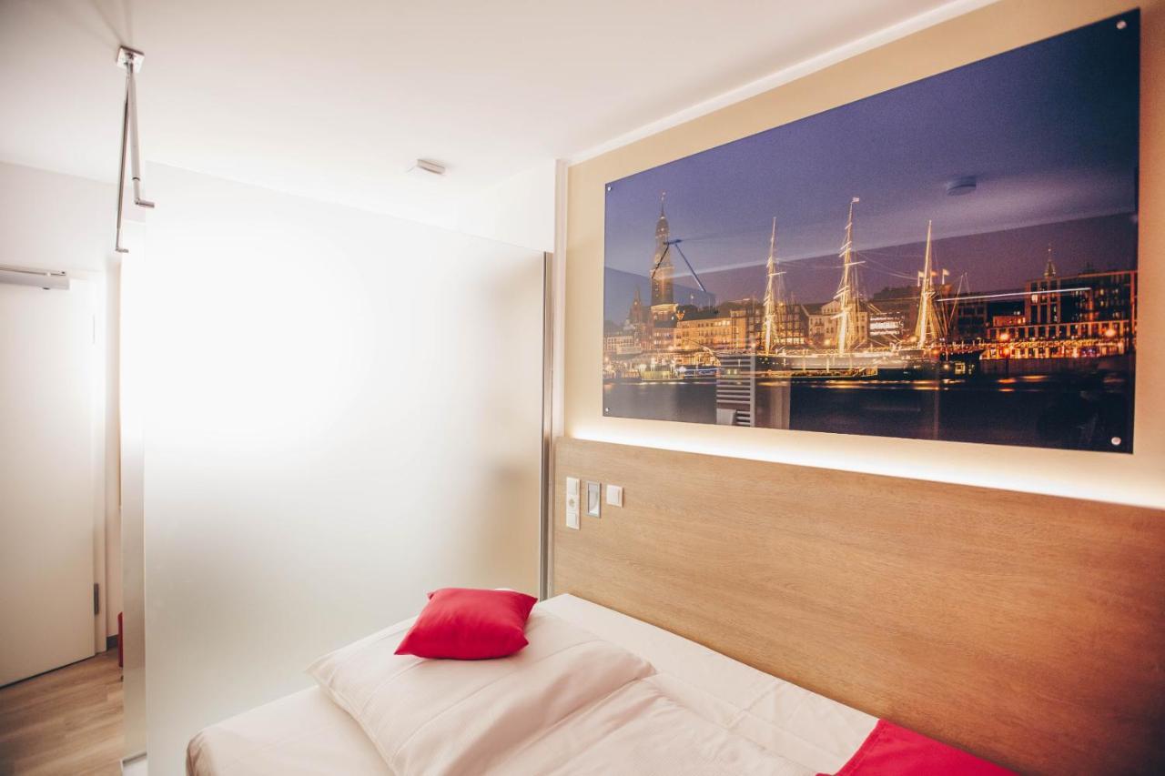 Luckys Hotel 3*