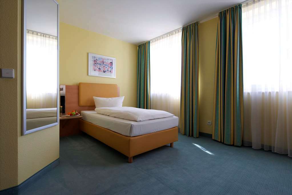Hotel Intercityhotel Hauptbahnhof 4*