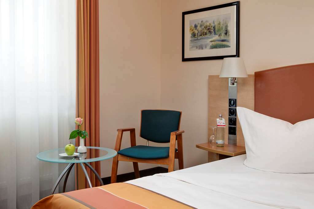 Intercityhotel Hauptbahnhof Hotel 4*